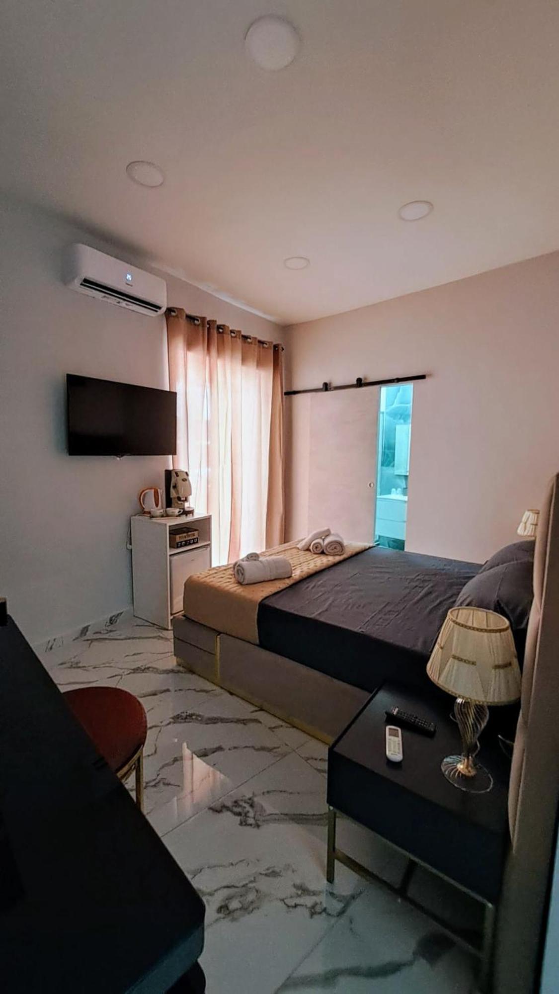 La Finestra Sul Borgo Otel Napoli Dış mekan fotoğraf